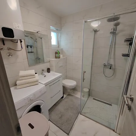 Apartments&pool Luminous Appartement *