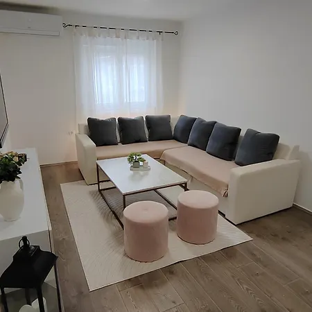 Appartement Apartments&pool Luminous *