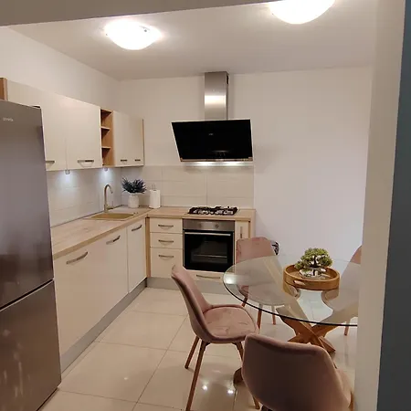 Appartement Apartments&pool Luminous