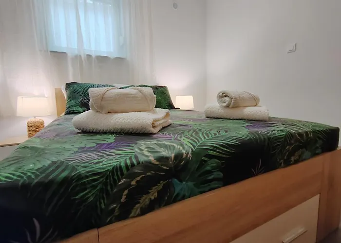 Apartments&pool Luminous Appartement *