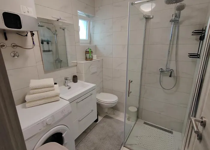 Apartments&pool Luminous Appartement *