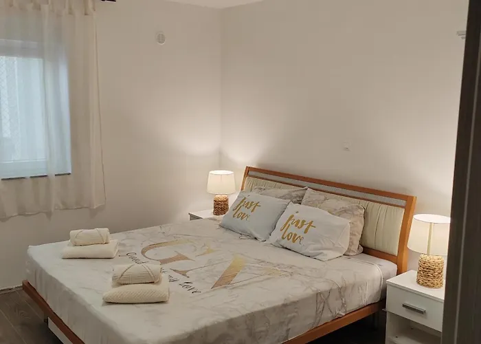 Apartments&pool Luminous Appartement *