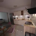 Apartamento And Pool Luminous