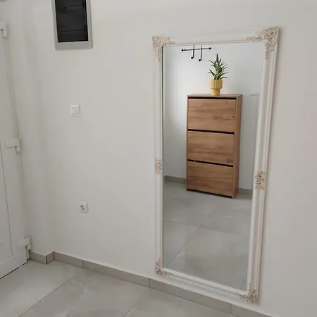 And Pool Luminous Apartman