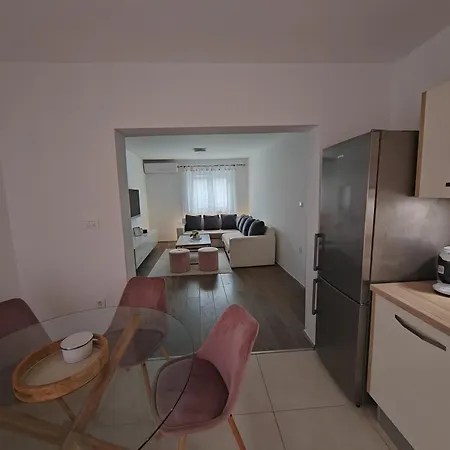 Apartman And Pool Luminous *