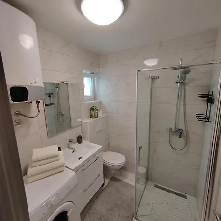 And Pool Luminous * Pula