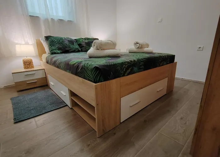 And Pool Luminous Апартаменти