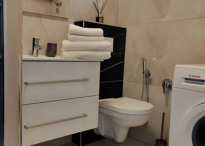 Апартаменти And Pool Luminous Пула