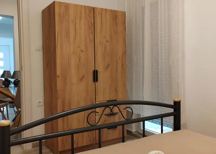 Апартаменти And Pool Luminous Пула