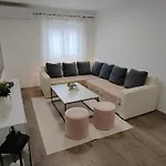 Appartamento And Pool Luminous *