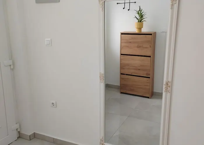 And Pool Luminous 公寓